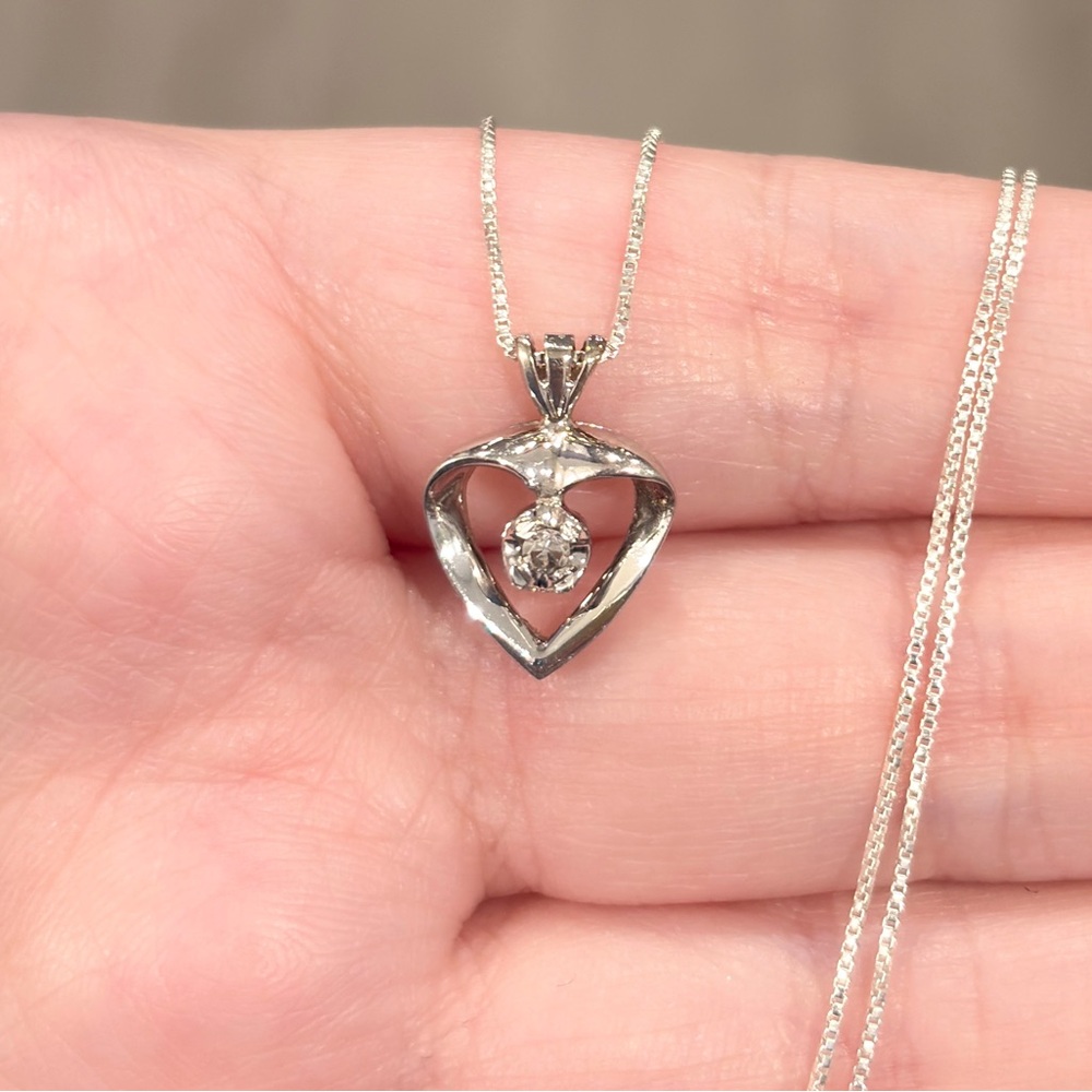 Vintage 14K White Gold Diamond Heart Pendant Necklace: Dainty Illusion Setting - Picture 3 of 12